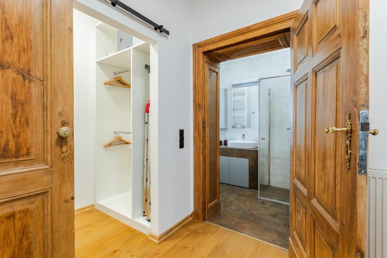 Two Bedroom Very Berry Apartment In Poznan With Desk By Noclegi Renters Exterior photo